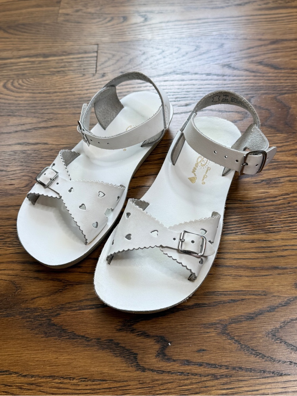 Salt Water Sun-Sans Girls White Sweetheart Cutout Ankle Strap Kids Sandals Sz 1 - Picture 3 of 9